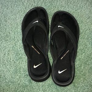 Nike Cushioned Flip Flops